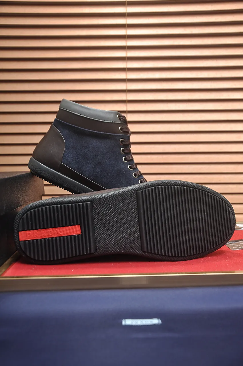 Men's shoes💰480💶【Prada】Trendy brand💞Mainly promote popular models, avant-garde and versatile fashionable men's shoes private version molding, 1:1 replica with glue splicing... Stylish and simple, original imported cowhide foot pads; the atmosphere and personality are more fashionable, eye-catching and pursuing class. It will subvert the old idea and be a must-have for fashionistas who want to spend time with you! Must keep it! High and comfortable but low, high-end quality workmanship. Code number: 38-45 (45 customized)